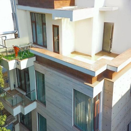 Lime Tree Hotel Sushant Lok Gurgaon Sector 29 Next To Iffco Chowk Metro Екстериор снимка