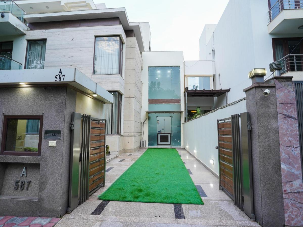 Lime Tree Hotel Sushant Lok Gurgaon Sector 29 Next To Iffco Chowk Metro Екстериор снимка