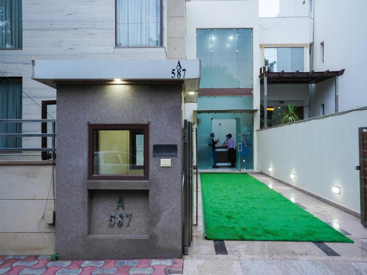 Lime Tree Hotel Sushant Lok Gurgaon Sector 29 Next To Iffco Chowk Metro Екстериор снимка