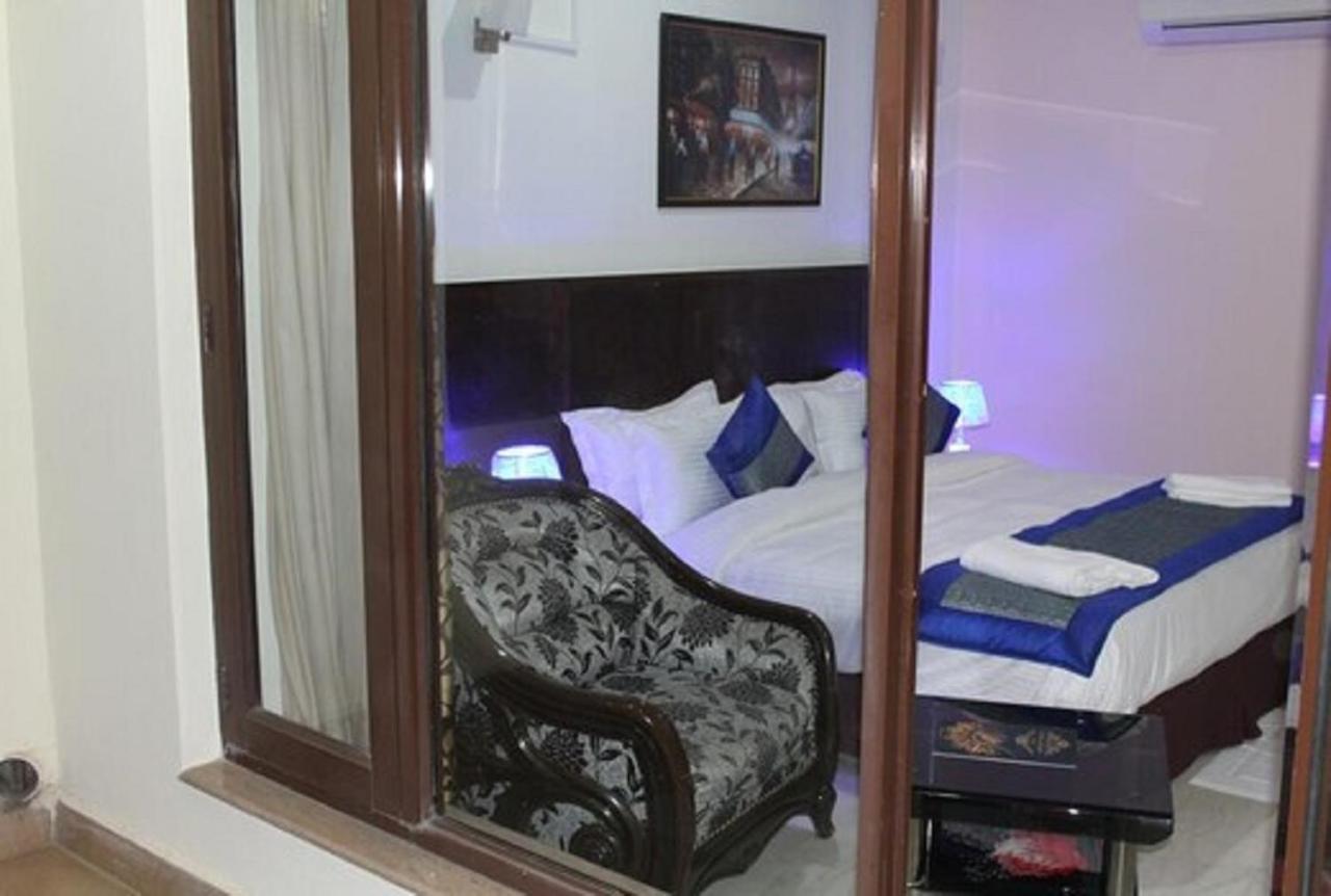Lime Tree Hotel Sushant Lok Gurgaon Sector 29 Next To Iffco Chowk Metro Екстериор снимка