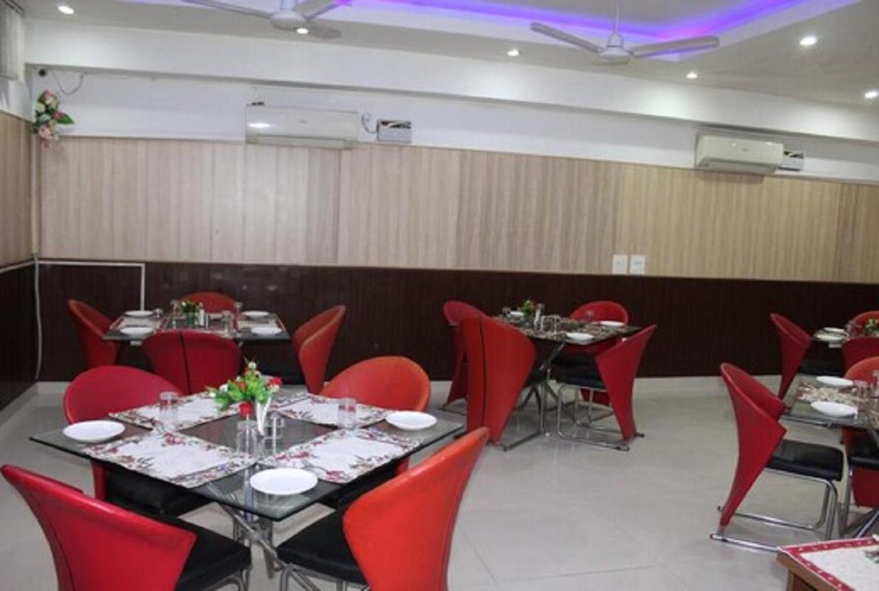 Lime Tree Hotel Sushant Lok Gurgaon Sector 29 Next To Iffco Chowk Metro Екстериор снимка
