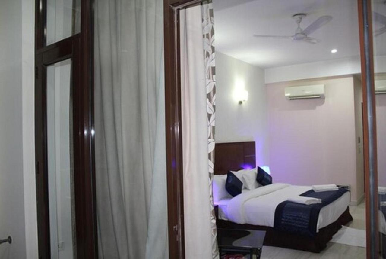 Lime Tree Hotel Sushant Lok Gurgaon Sector 29 Next To Iffco Chowk Metro Екстериор снимка