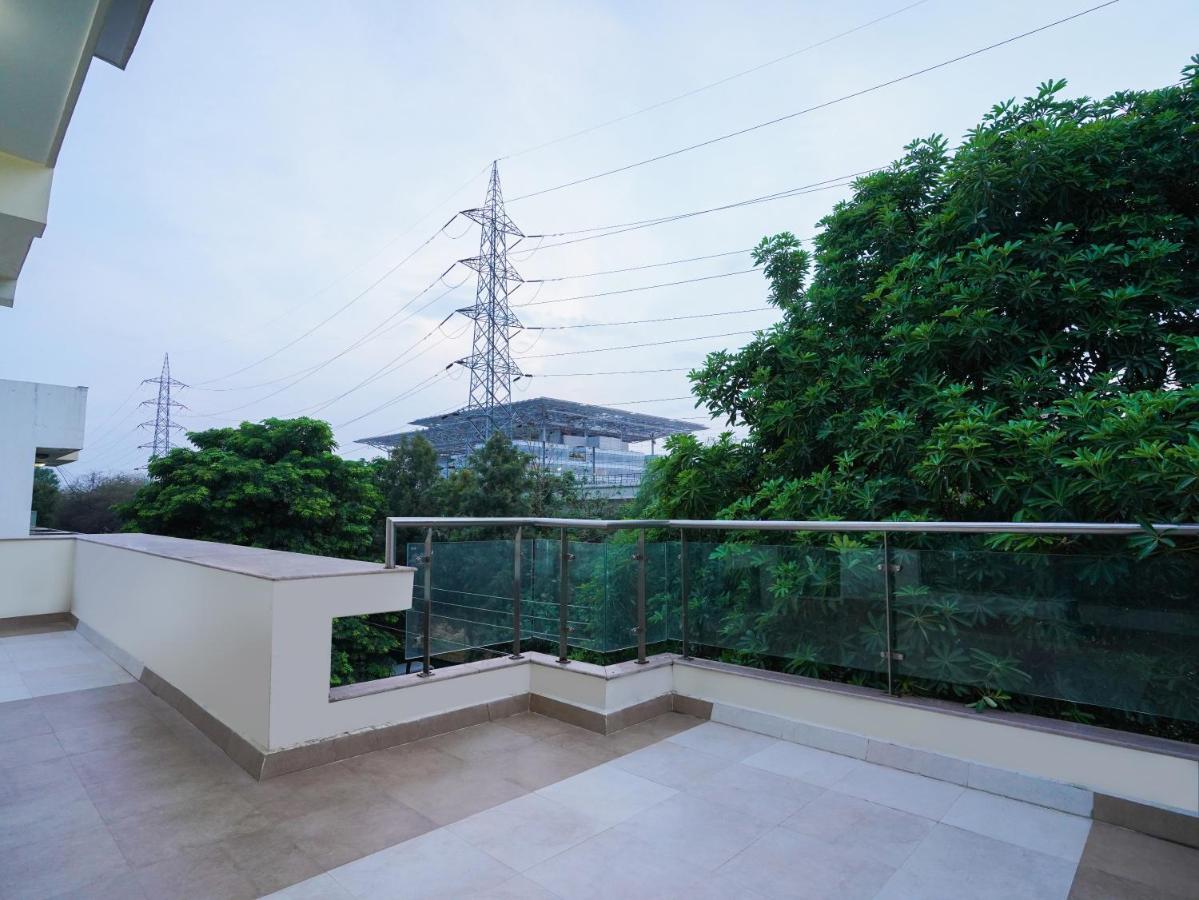 Lime Tree Hotel Sushant Lok Gurgaon Sector 29 Next To Iffco Chowk Metro Екстериор снимка