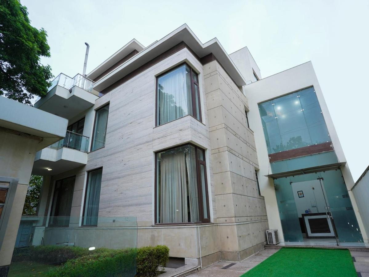 Lime Tree Hotel Sushant Lok Gurgaon Sector 29 Next To Iffco Chowk Metro Екстериор снимка