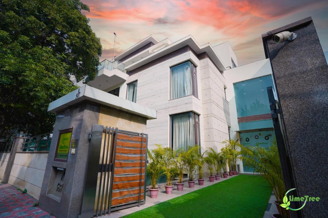 Lime Tree Hotel Sushant Lok Gurgaon Sector 29 Next To Iffco Chowk Metro Екстериор снимка